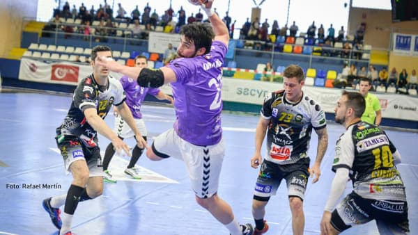 COMUNICADO OFICIAL: El pivote Javi García firma con el BM Ángel Ximénez – AVIA por dos temporadas