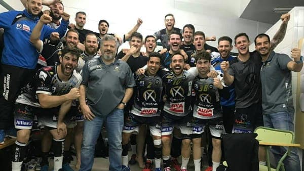 CRÓNICA: El Ángel Ximénez – AVIA sella media permanencia tras reencontrarse con la victoria en casa (25-21)
