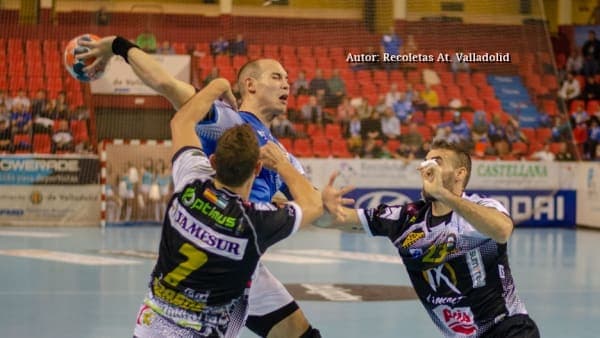 El Ángel Ximénez – AVIA se vuelve sin puntos de Huerta del Rey (29-27)