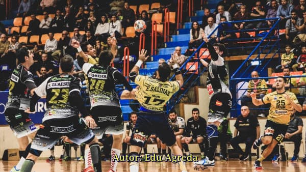 El Ángel Ximénez – AVIA plantó cara a un Bidasoa que acabó haciéndose con la victoria (25-23)