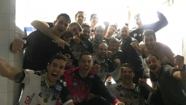 Un meritorio Ángel Ximénez – AVIA se lleva el triunfo en Pontevedra (31-34)