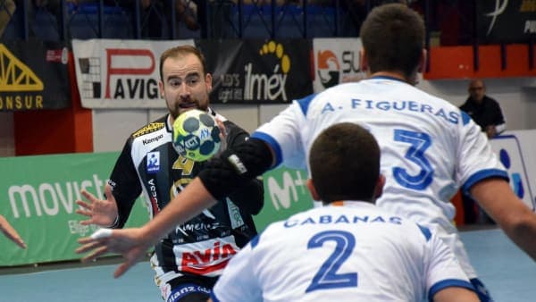 David Jiménez firma su renovación con el Ángel Ximénez – AVIA