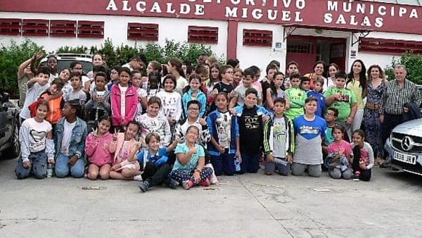 COLEGIO PÚBLICO «CASTILLO de ANZUR» VISITAN ENTRENAMIENTO