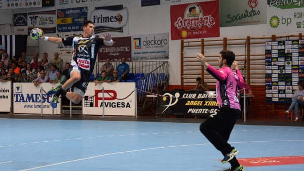 El Ángel Ximénez – AVIA se arma de garra y valor para ganar al MMT Seguros Zamora (23-18)
