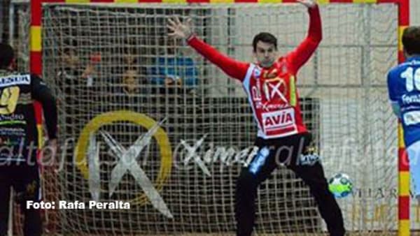 Ángel Ximénez – AVIA consigue un punto de oro en O Gatañal (25-25)