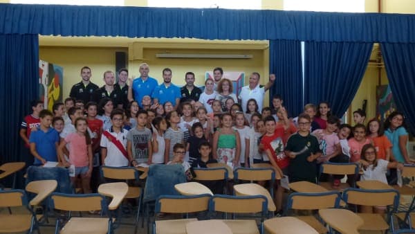 EQUIPO ASOBAL VISITA EL COLEGIO EN ALDEA EL PALOMAR