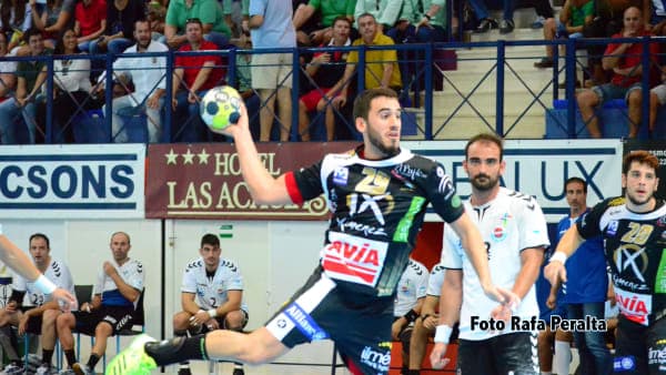 Victoria con remontada del Ángel Ximénez – AVIA frente al BM Sinfín (26-25)