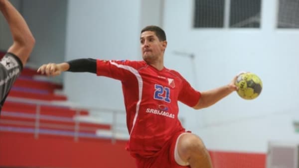 ÁNGEL XIMÉNEZ ALCANZA UN ACUERDO CON EL JUGADOR SERBIO LJUBOMIR JOSIC