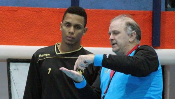 ÁNGEL XIMÉNEZ SE JUEGA DOS PUNTOS DE ORO