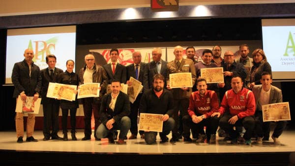 LA ASOCIACIÓN CORDOBESA DE LA PRENSA DEPORTIVA DE CÓRDOBA PREMIA AL ÁNGEL XIMÉNEZ COMO MEJOR EQUIPO DEL 2015