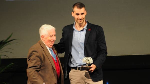 Entregados en Jaén los XVI Premios Periodistas Deportivos de Andalucía. El jugador del Ángel Ximénez, Chispi, entre los galardonados