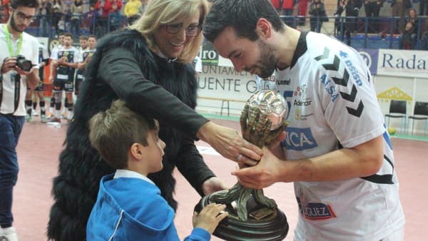 ABANCA ADEMAR LEÓN GANA EL MEMORIAL ÁNGEL XIMÉNEZ
