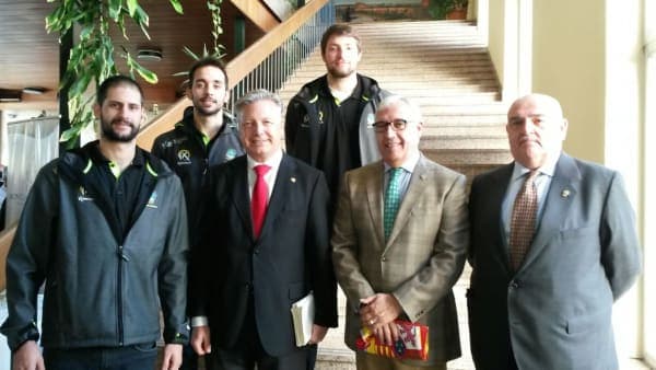 El Ángel Ximénez en la Subdelegación del Gobierno recibiendo la Bandera de España con motivo de la Constitución