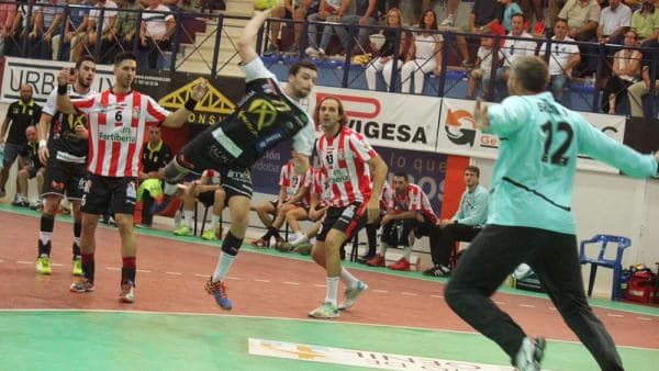 El Ángel Ximénez ganó con todo merecimiento al Puerto Sagunto