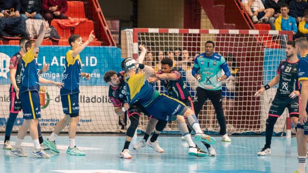 LIGA NEXUS ENERGÍA ASOBAL: El Cajasol Ángel Ximénez muere en la orilla de Huerta del Rey (25-23)