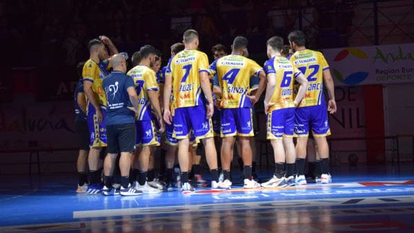 LIGA ASOBAL: El Ángel Ximénez recibe a Bathco BM Torrelavega en su primer duelo en el Alcalde Miguel Salas