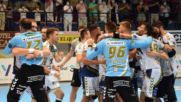LIGA SACYR ASOBAL: «¡LÍDERES!» El Ángel Ximénez doble a Ademar y se convierte en el nuevo líder de la ASOBAL (29-24)