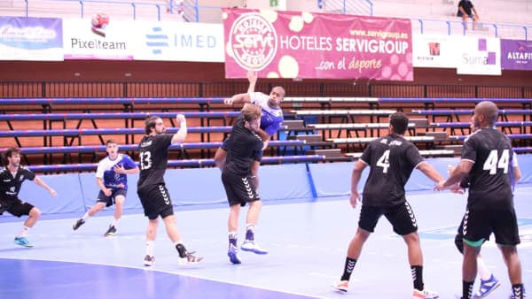 PRETEMPORADA: El Ángel Ximénez salda su segundo amistoso con una nueva victoria en Benidorm (22-25)