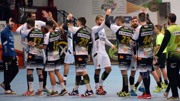 Ganar en casa sigue siendo asignatura pendiente para el Ximénez – AVIA (27-30)